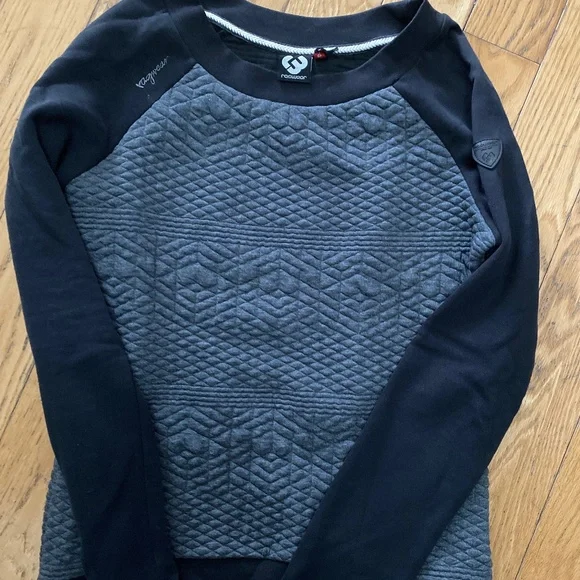 Sweater - Picture 1 of 1